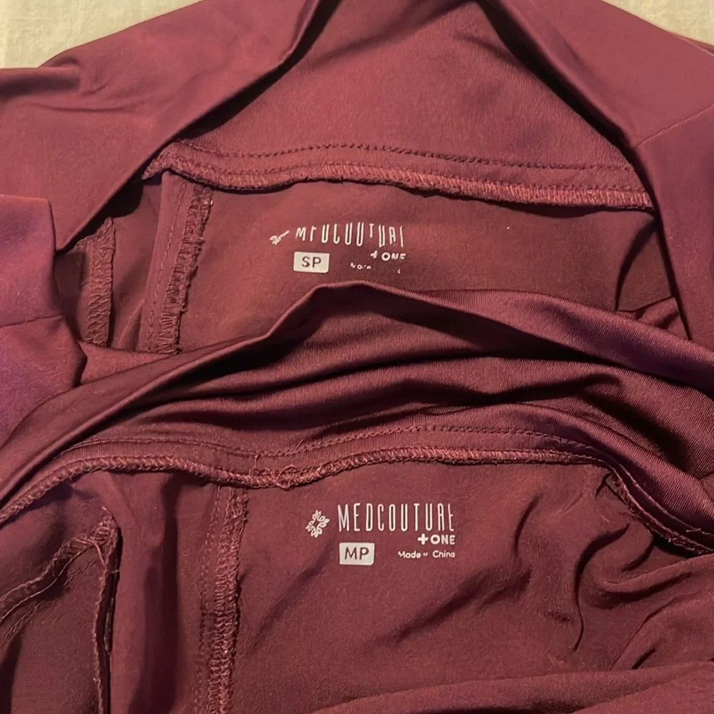 Med Couture Maternity Scrubs Wine - Picture 4 of 4